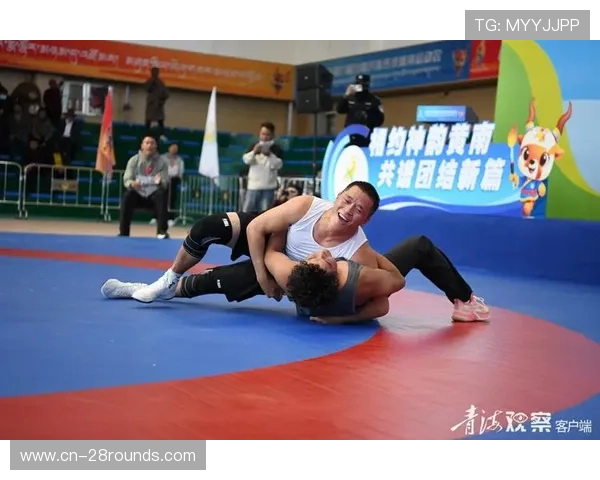 青海北嘎项目现“平跤”判罚，裁判长详解同时倒地重赛规则